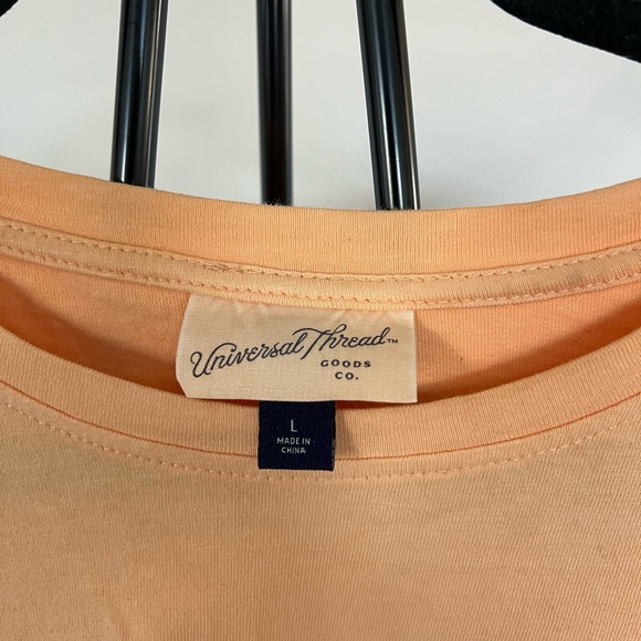 UNIVERSAL THREAD TOP - Picture 2 of 3